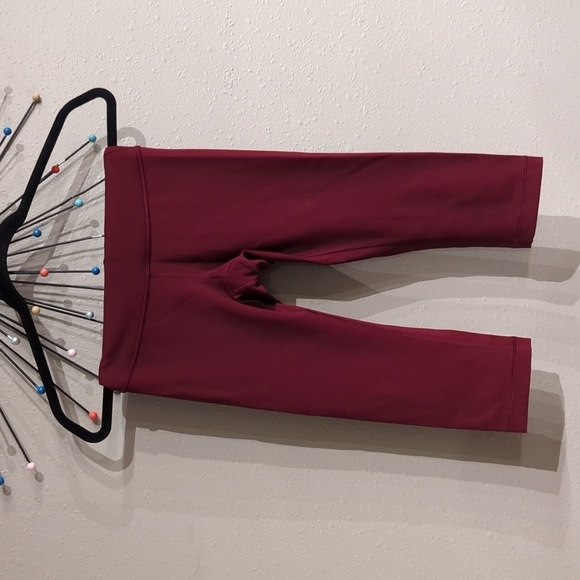 Lululemon Wunder Under Hi-Rise 1/2 Tight Full-On Luxtreme 17" Size 4 Burgundy - Picture 3 of 6
